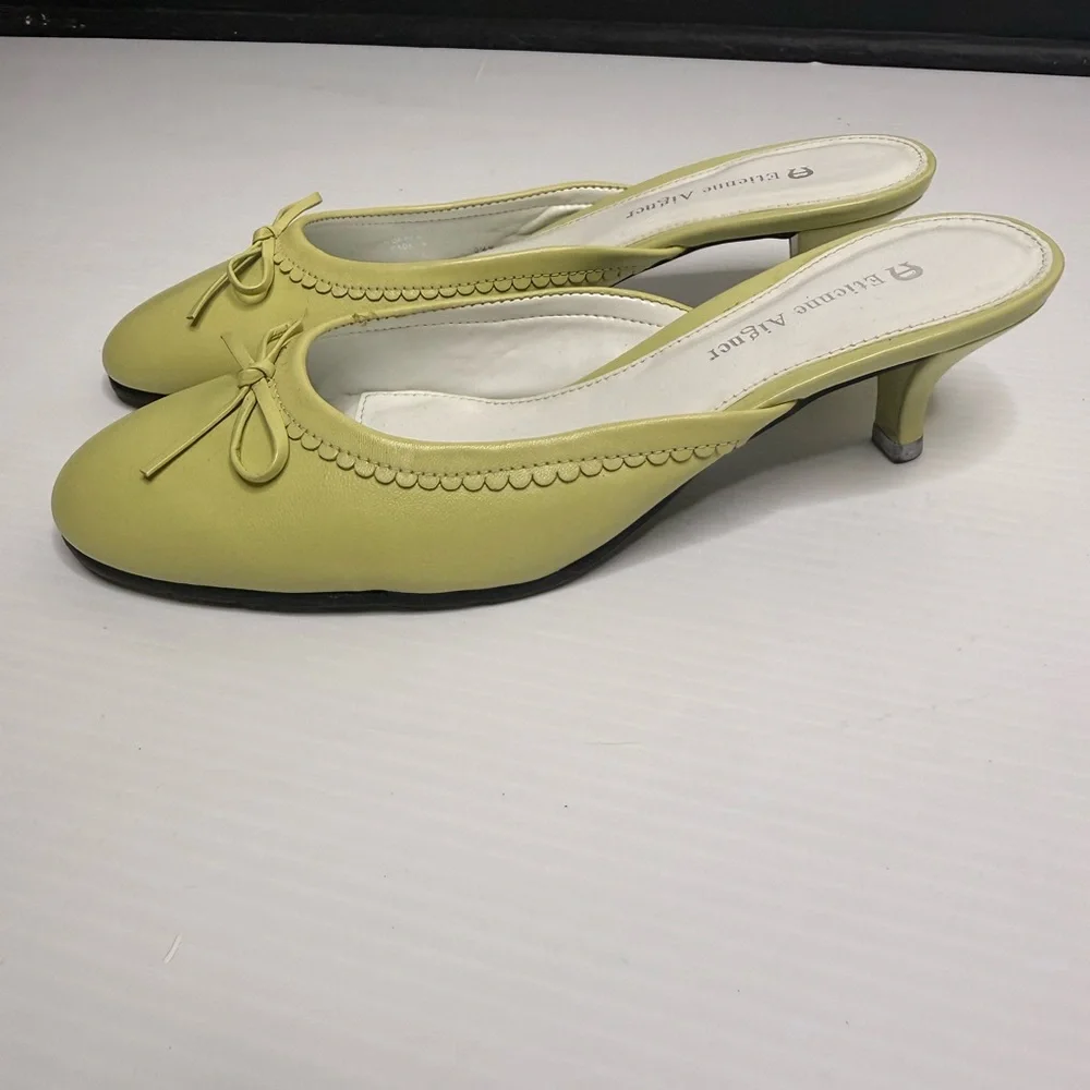 Avanti Women's Yellow Mules - Picture 2 of 6